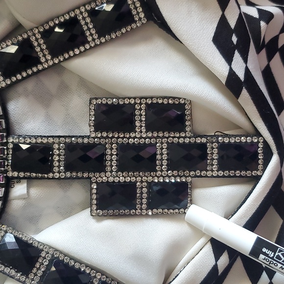 Fashion Magazine size S Beige with Black lines - Picture 6 of 8